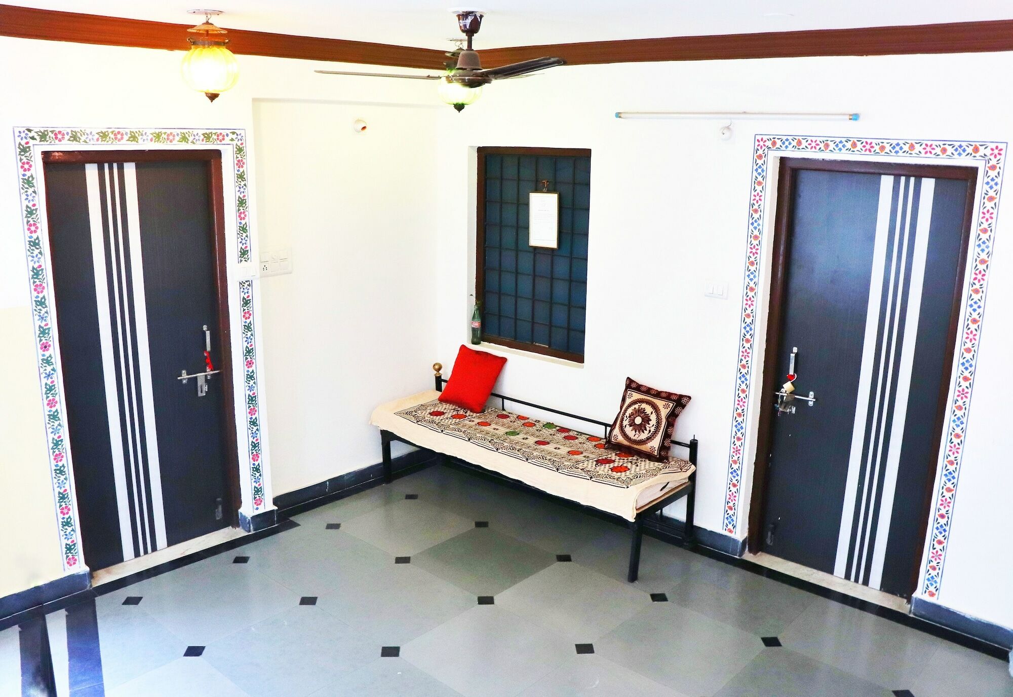 Black Pepper Home Stay Удайпур Екстериор снимка